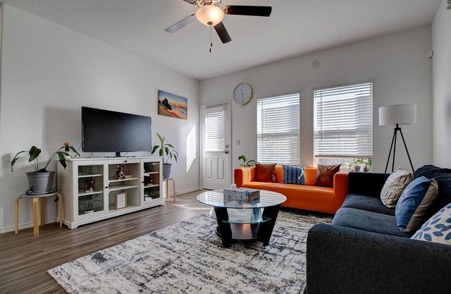 4BD house 7 min from Tesla,Circuit of America & Austin Airport