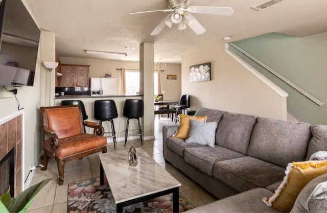 4BD-KingBed-Remote Workspace