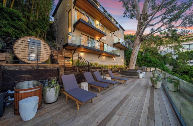 4bdr Luxury Stay w/Views & Sauna&cold plunge