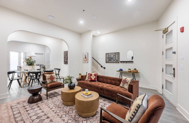 4BDR + Outdoor Living | Prime Location 5mins to DT