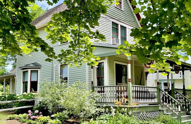 4Bdrm / 2Bath Point Chautauqua Lake House w / dbl viel, Festmachen