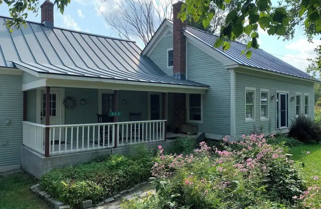 4bdrm Farmhouse 10min to Okemo on 2.5 acres