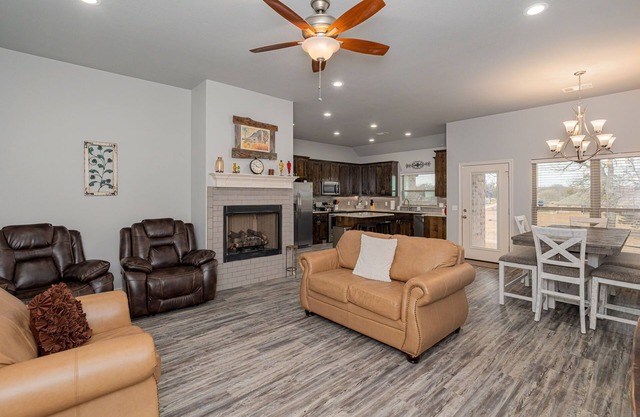 4Bdrm Internet Texoma Home Launch Nearby PetsCon