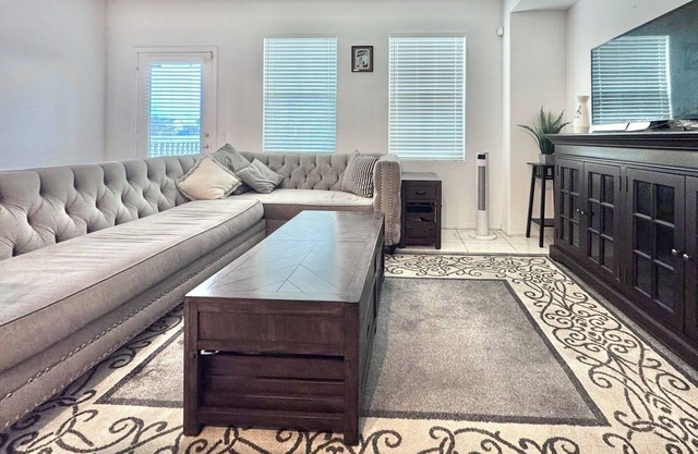 4bedroom Condon in Oxnard collection.