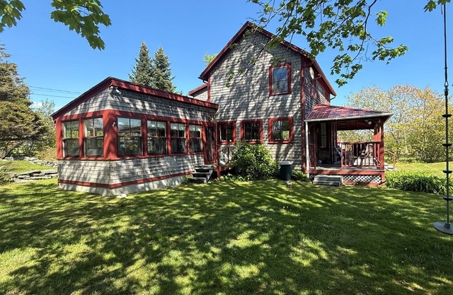 4BR, 2 BA Traditional Cottage with Ocean Views on Pemaquid Point