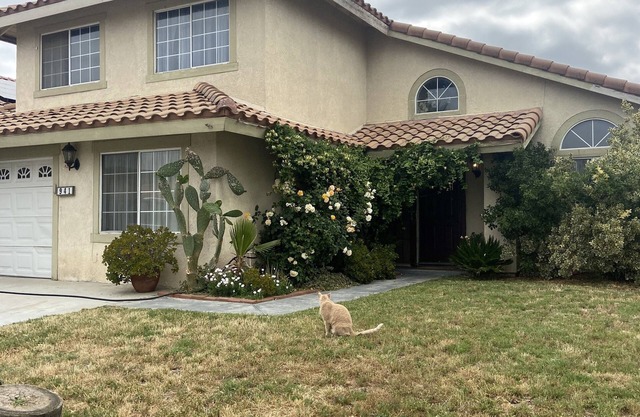 4Br, 2100 sqft Beautiful Bungalow in San Jacinto, California. Near MSJC.
