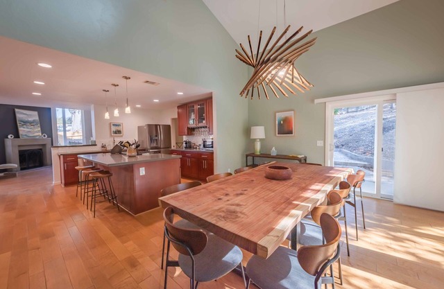 4BR/3BA Home Away from Home with Exceptional Amenities!