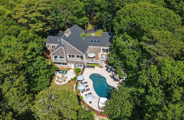 4BR 4BA Osterville home with pool, hot tub, game room-minutes from the beach!