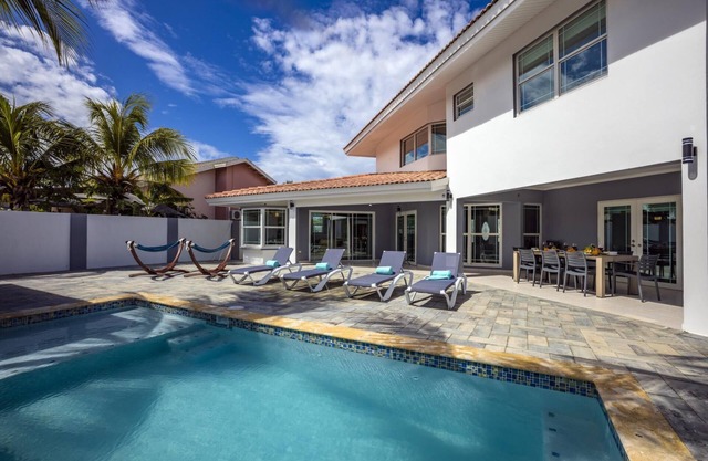 4BR 4BA Villa w/ Private Pool @ Eagle/Palm Beach