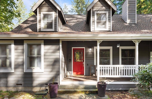 4BR at 171st Place Northeast