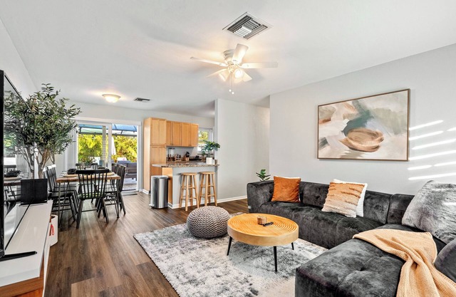 4BR Bio Hackers Retreat - Sauna - Cold Plunge - Hot Tub - Pool - Down Town 5mins