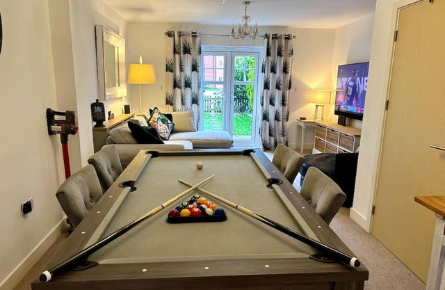 4BR Cheshire East/Townhouse/Central - Close to Bentley