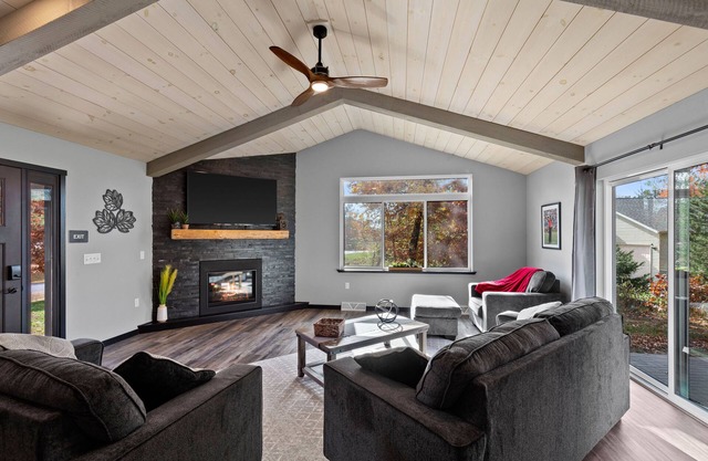 4BR, Dog Friendly, Pool Table, Fireplace