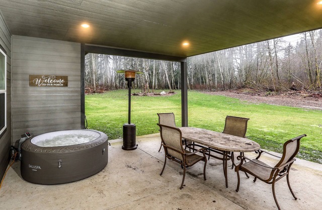 4BR Family Home w/ Hot Tub, Bonus rm, 6min to I-5