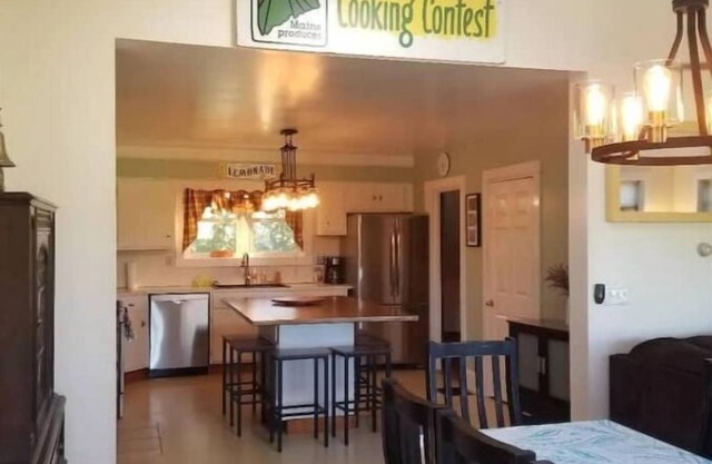 4Br Farmhouse @The Narramissic Manor with Sunrise views of Great Pond Mountain
