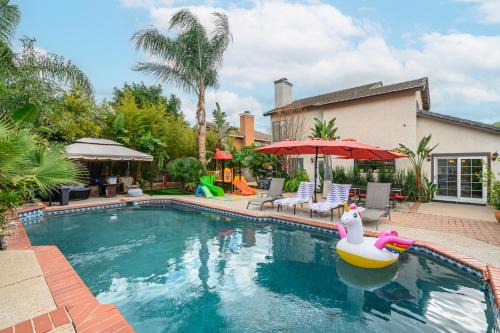 4BR, Heated Pool & SPA, Mini Golf ,Kids Playhouse,Fire PIt