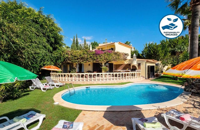 4BR in Albufeira w/ Private Pool & Garden