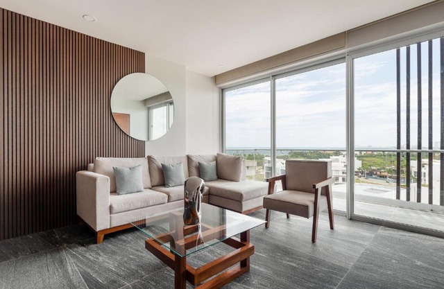 4BR Luxury ocean view condo