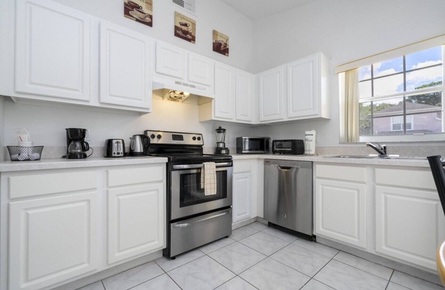 4BR| Near Disney| BBQ Grill & Pool