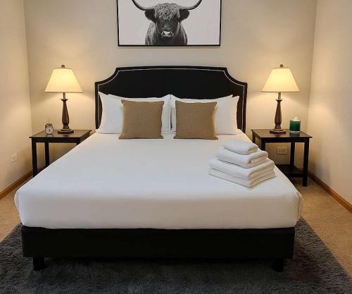 4BR Near Downtown & Wicker Park - Bosworth 2