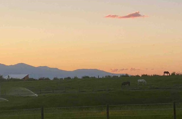 4BR Ranch w/ Games + Deck + VIews | 4 Mi to Town