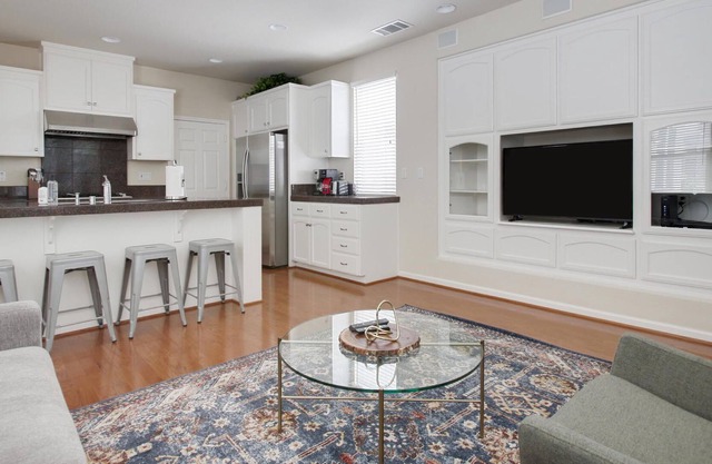 4BR Single-Family Home in Dublin Near Parks