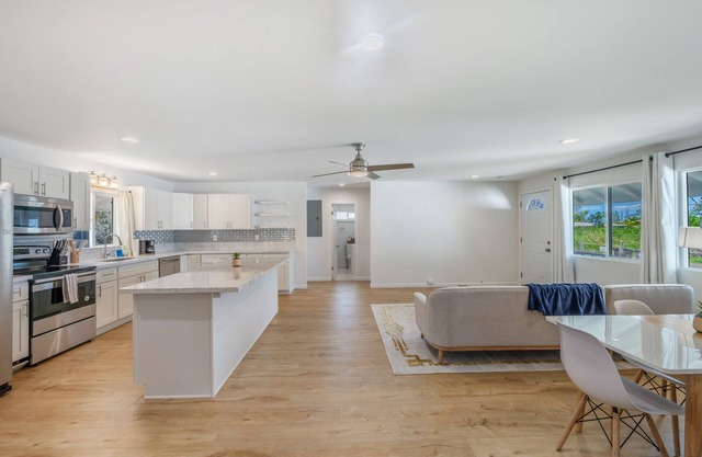 4BR Sleeps 8 - Wahiawa + WiFi, Parking, AC + Surf