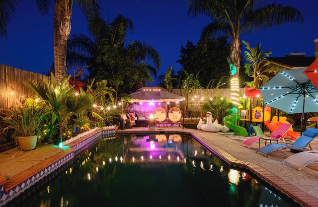 4BR w/Heated Pool & SPA ｜Pool Table｜Mini Golf｜Kids Playhouse｜Fire Pit