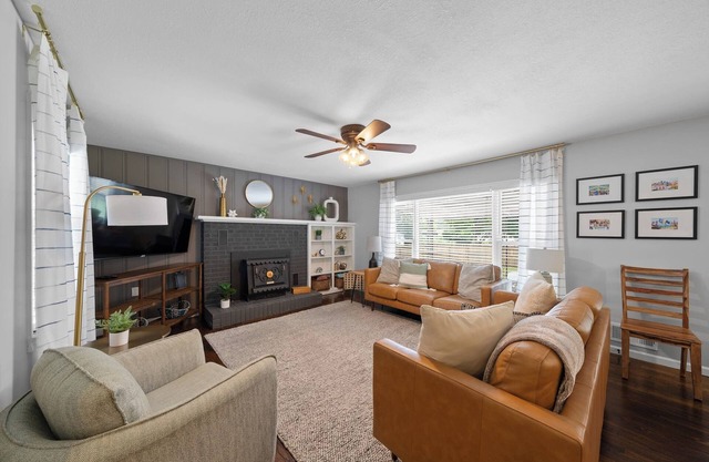 4BR\2BA Family Home|Mins to DT|Pets|PrivateParking