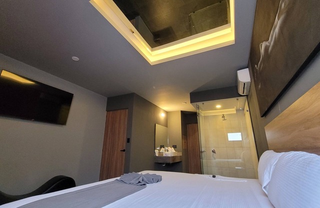 4Play Motel