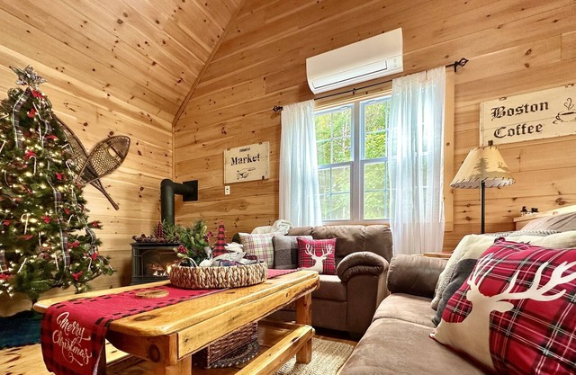 Downeast Cabin Retreat w/ Firepit Near Acadia's Schoodic Peninsula