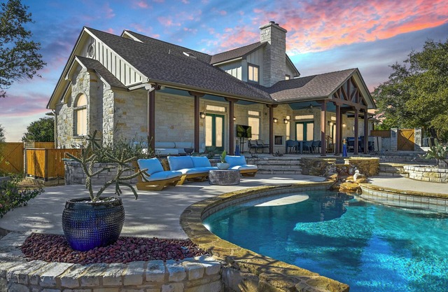 5 Acres - Pool, Hot Tub, Casita, Home Gym, Office