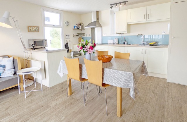 5 Avocet Quay, Emsworth - eine Hütte / Kabine für 4 Gäste in 2 Schlafzimmern