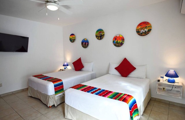 5 BDR-Ensuite Bathrooms-Private Pool-Golf-Comfort