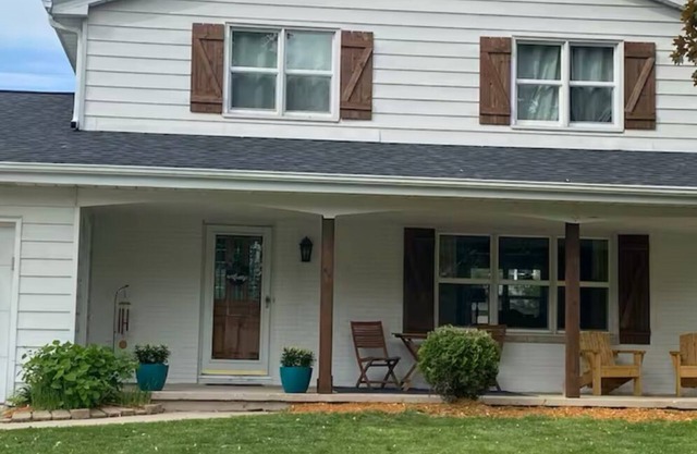 5 Zim. Schönes Haus in sicherer Nachbarschaft 7 Minuten Fahrt nach Lambeau