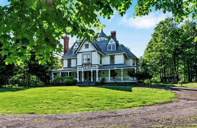5 bdrm Victorian, built in 1881-With 21 rooms, on a hill on 4 VERY private acres