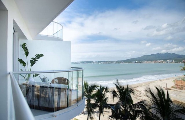 5* BEACHFRONT beautiful & cozy, 3 bedrooms/3 bath Condo - Golden Zone, Bucerias