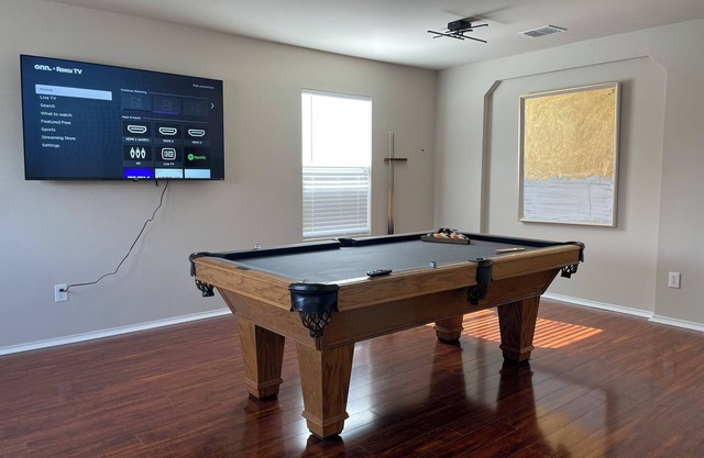5 bed, 2.5 bath and pool table by JW Mariott