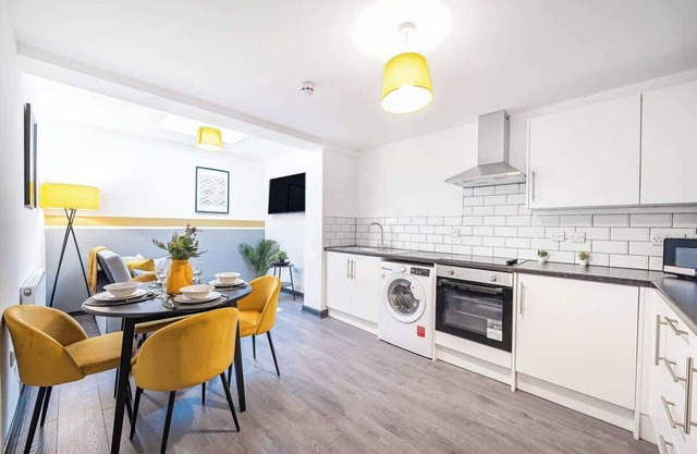 5-bed 5 en-suite apartment in Manchester