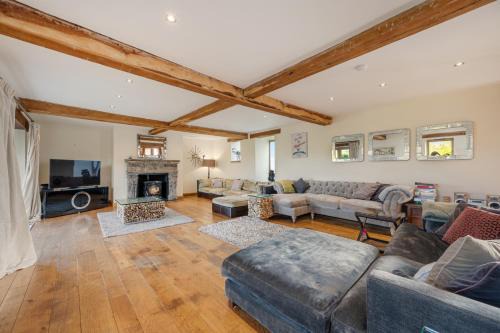 5-Bed Country Retreat in Harrogate with Hot Tub