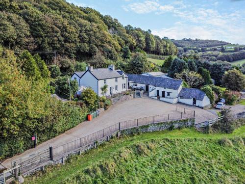 5 Bed in Conwy 48169