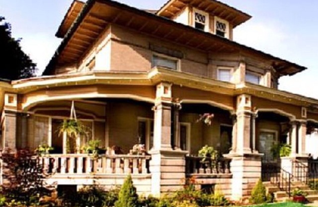 5 Bedroom Mansion in wenigen Minuten zu lokalen Sehenswürdigkeiten und Einkaufsmöglichkeiten