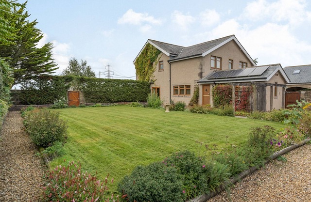 5 bedroom accommodation in Poulton-le-Fylde