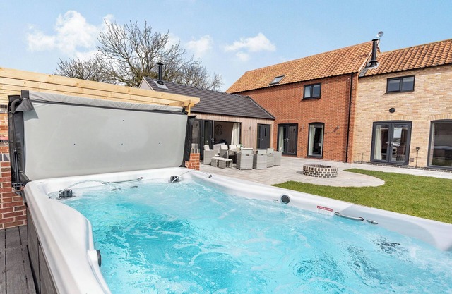 5 bedroom accommodation in Willoughby, near Alford