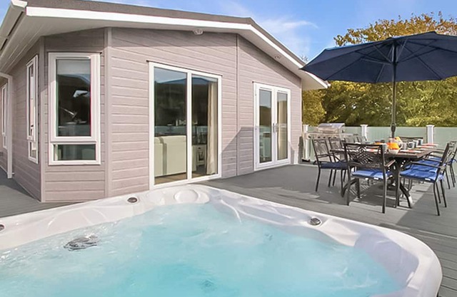 5 Schlafzimmer Unterkunft in Milford-on-Sea, Nr Lymington