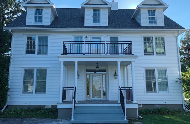 5 Bedroom all with Private bath - Home Port Door County