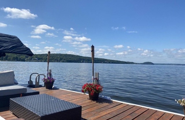 5 Bedroom Bungalow on Beautiful Saratoga Lake