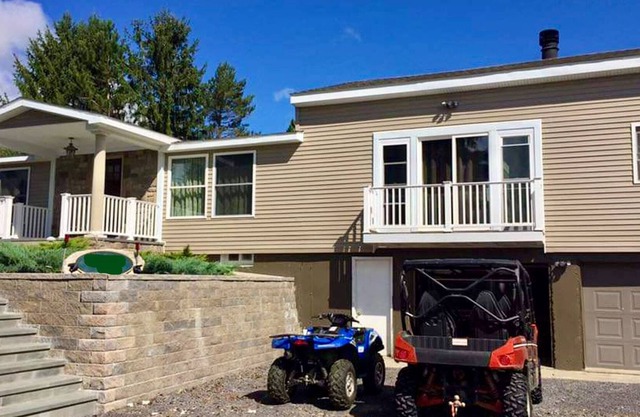 5 Bedroom Country Home Experience!