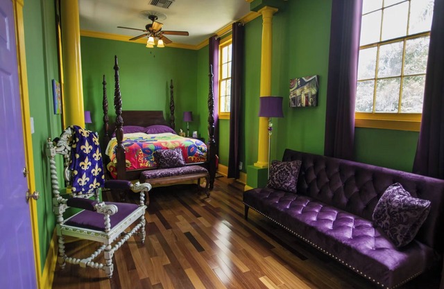 5-bedroom historic bed & breakfast in exciting New Orleans with lovely courtyard