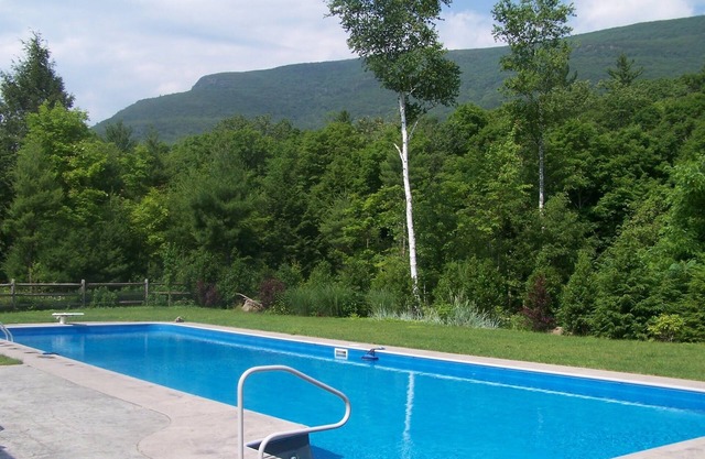 5-Zimmer-Haus, Berg views10 Acres, 65 'Schwimmbad, separates Poolhaus